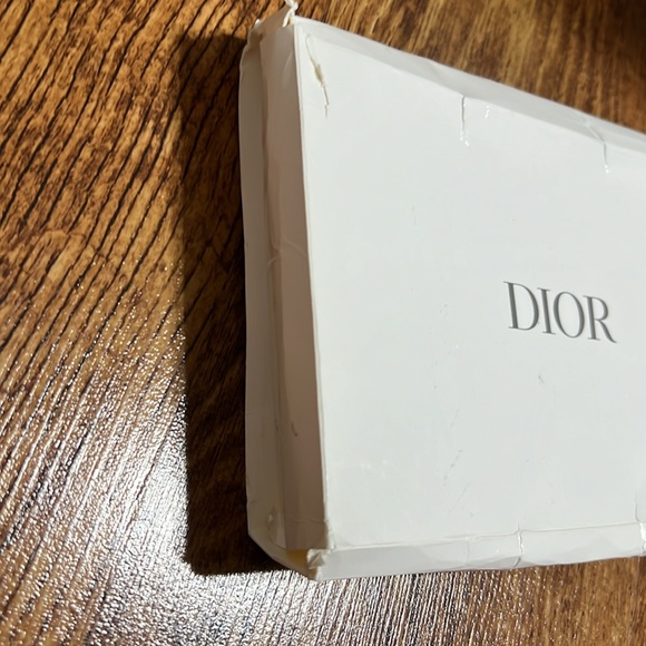 Red Dior Pouch(New) - Picture 12 of 13